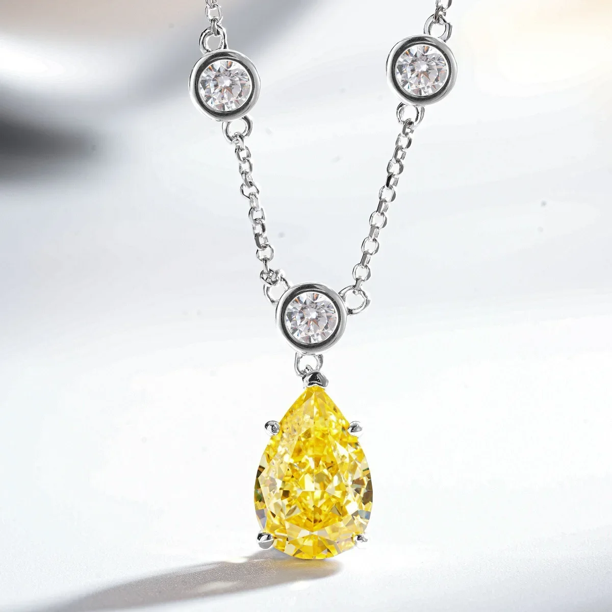 PT950 platinum necklace - women's yellow diamond drop bubble chain, versatile and high-end collar chain with a lock design