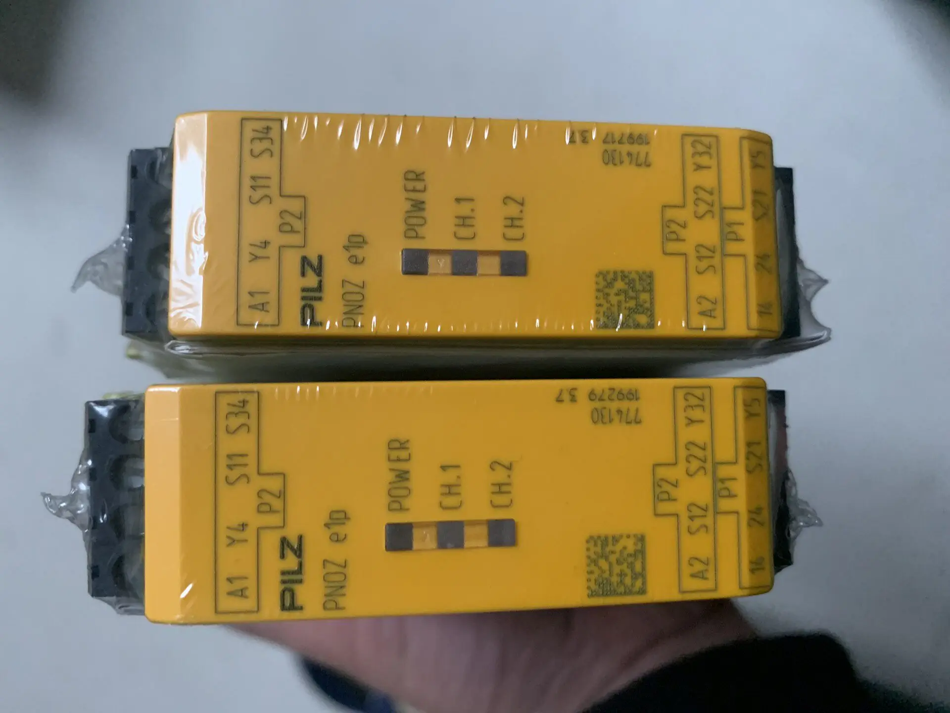 Pilz safety relay PNOZ e1p, made in Germany. Model 774130, supports 24VDC, maximum load 2.0W high quality