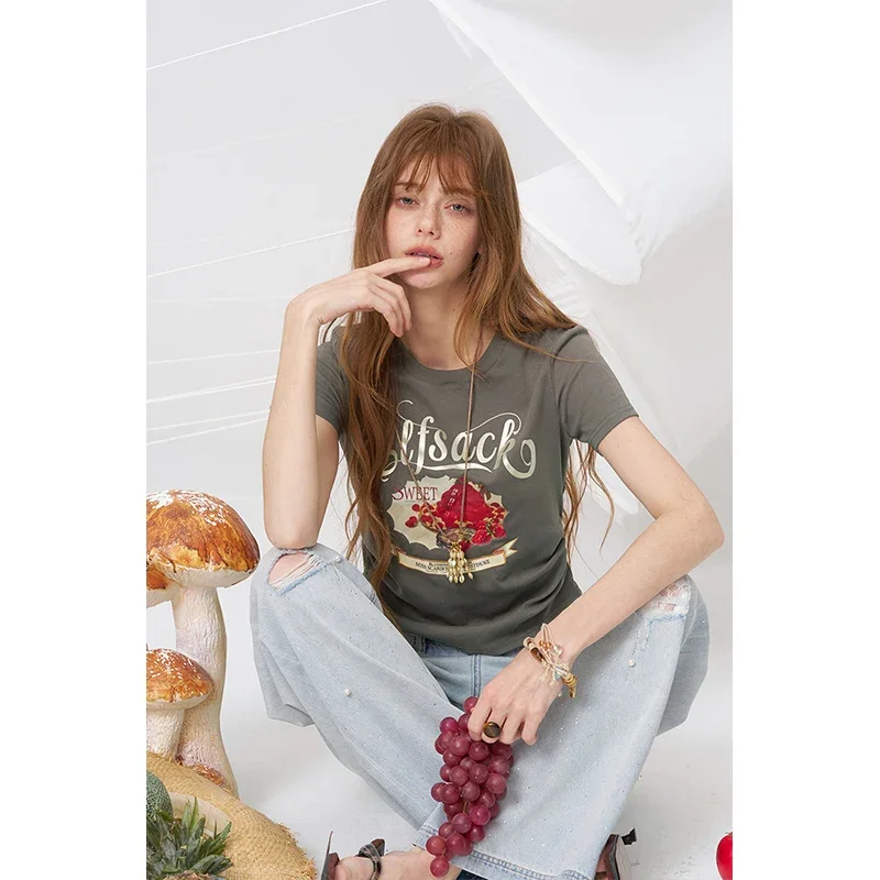 ELFSACK Strawberry Dessert Print Crop T-Shirt,  Slim Fit Tee, Sweet Retro Casual Top for Women