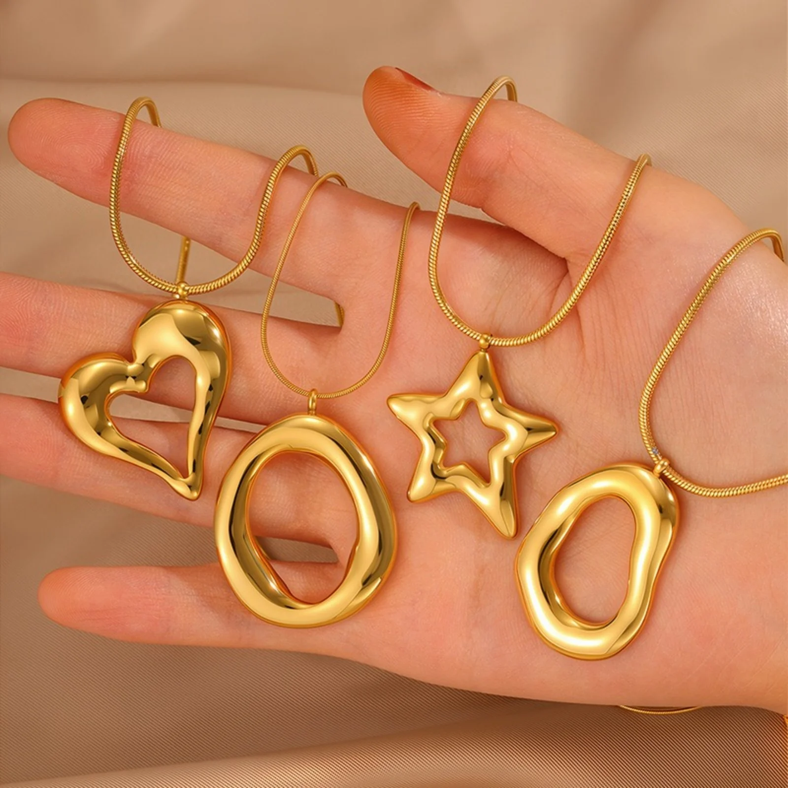 1pc Minimalist 18K Gold Plated Snake Chain Necklace Stainless Steel Hollow Smooth Star Heart Pendant Necklace Women Jewelry Gift