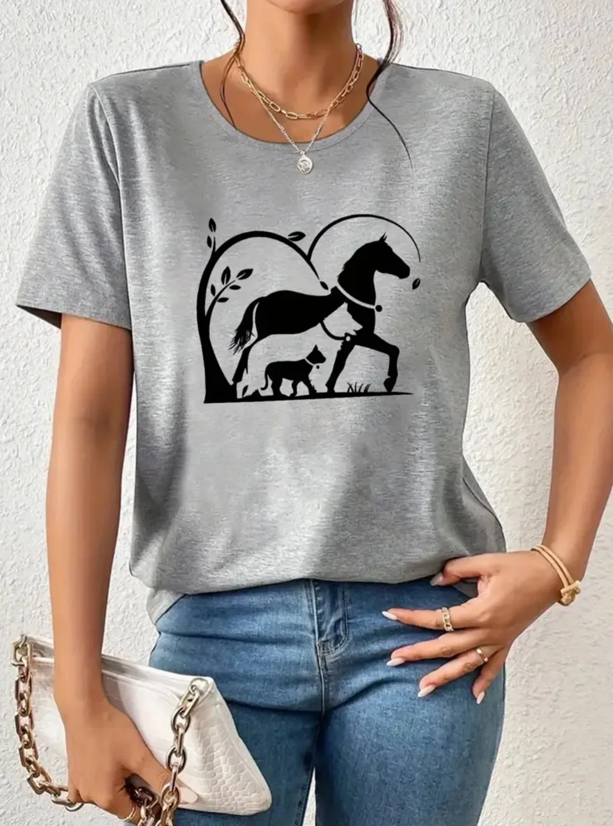 

Повседневная женская футболка с круглым вырезом в мультяшном животном стиле. Подходит для всех сезонов. Дышащая и удобная.