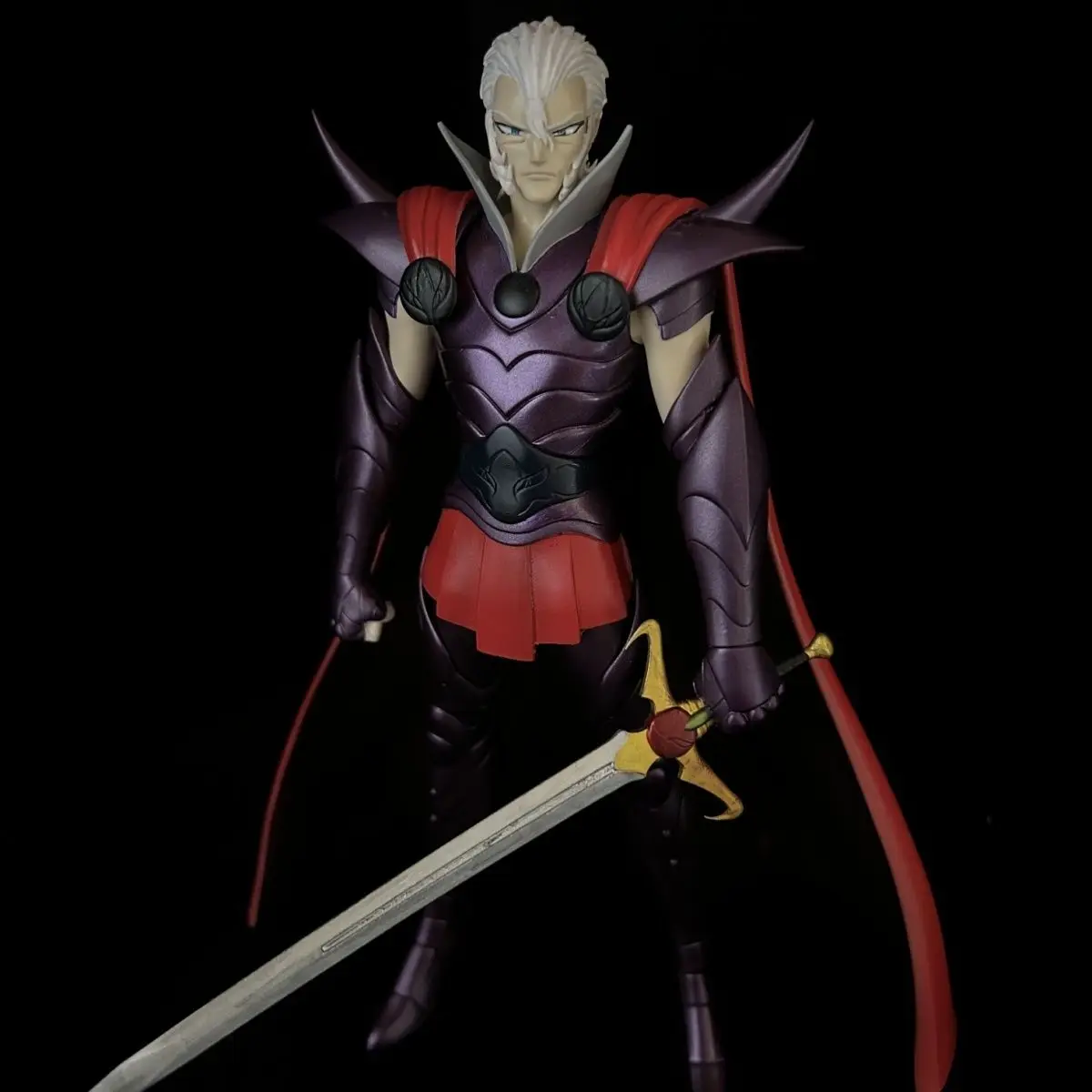 

Фигурка Nordic Leader Doruba White Mold в наличии