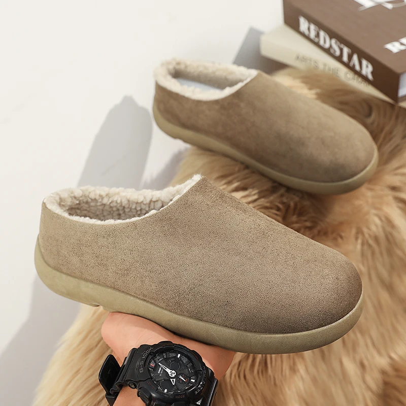 

A Pair of Minimalist, Sleek and Fashion-Forward Men's Snow BootsLined with skin-friendly plush that locks in warmth