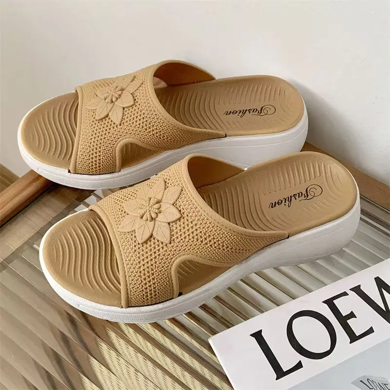 New Women's Summer One Word Hollow Wedges Slippers Soft Sole Non Slip Anti Odor Home Slippers Outdoor Beach Slippers Sandals