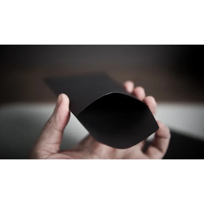 

Black Door by Riccardo Berdini - Card Magic Trick for Close-Up Street Mentalism