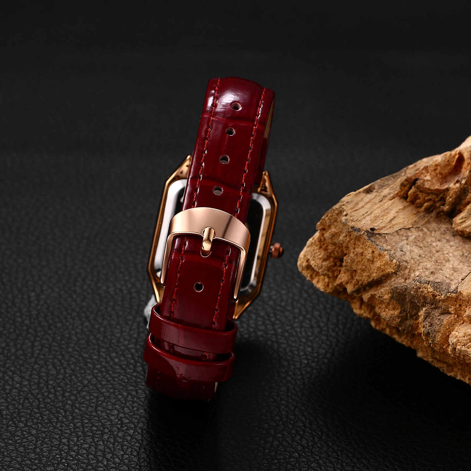 Lancardo نساء بنات ساحة الأرقام الرومانية التناظرية حجر الراين عرض فاخر الهاتفي الفولاذ المقاوم للصدأ حلقة من الجلد ساعة معصم هدية