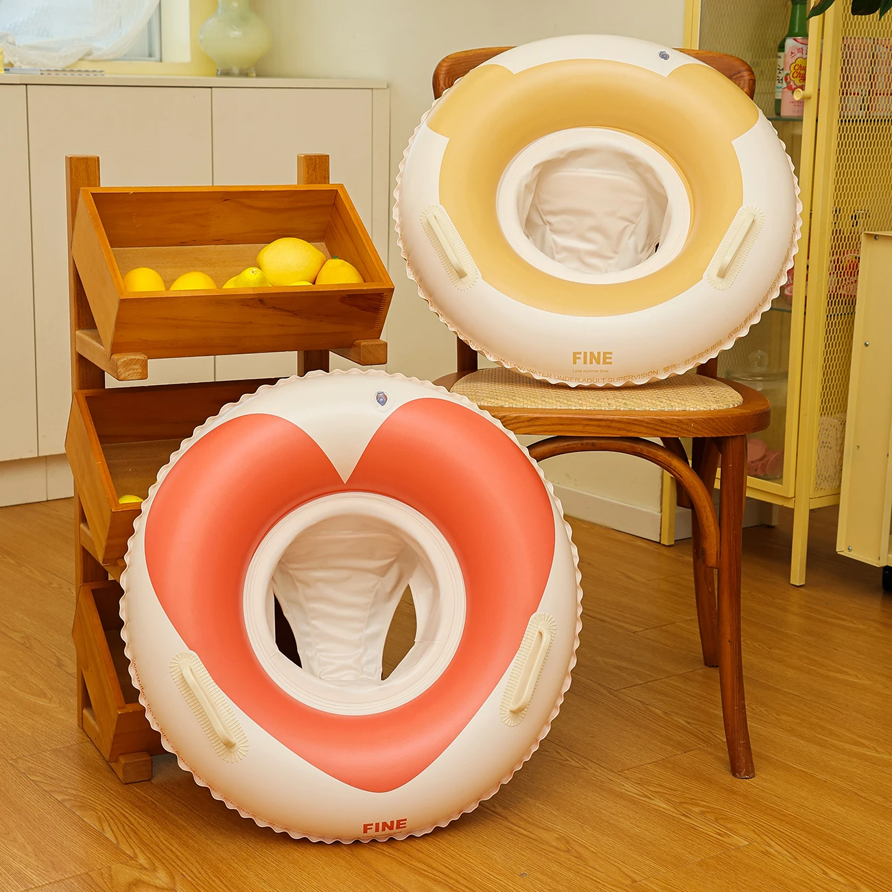 1PC Swimming rings, inflatable beach floats and other water toys provide reliable support for fun summer water activities