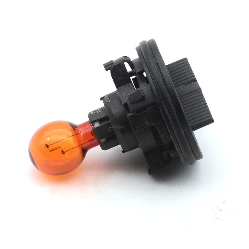 Car Turn Signal Bulb 12V 24W L323GD PY24W For BMW X5 X6 5 Series F18 Halogen Lamp Yellow Steering Lamp Bulb 1300610092