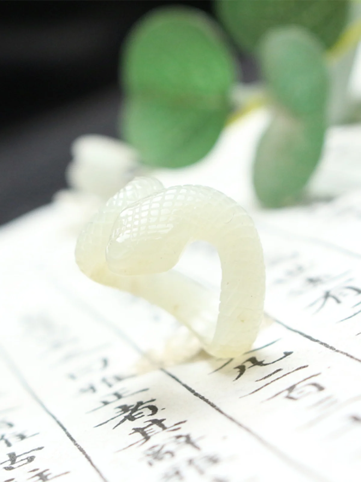 

Classic original zodiac snake ring Hetian jade sugar white jade snake handmade carved index finger ring women's small finger wre