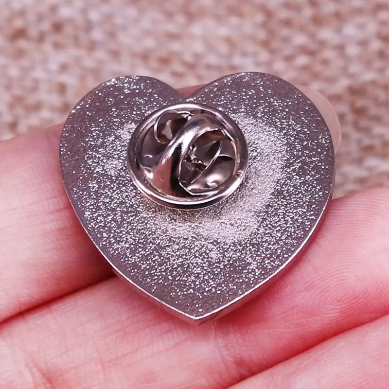 صرخة الطفل فاز عليه زحف الوردي القلب المينا دبابيس واندا وودوارد يقتبس التلبيب دبوس قميص حقيبة شارة مجوهرات هدية للأصدقاء