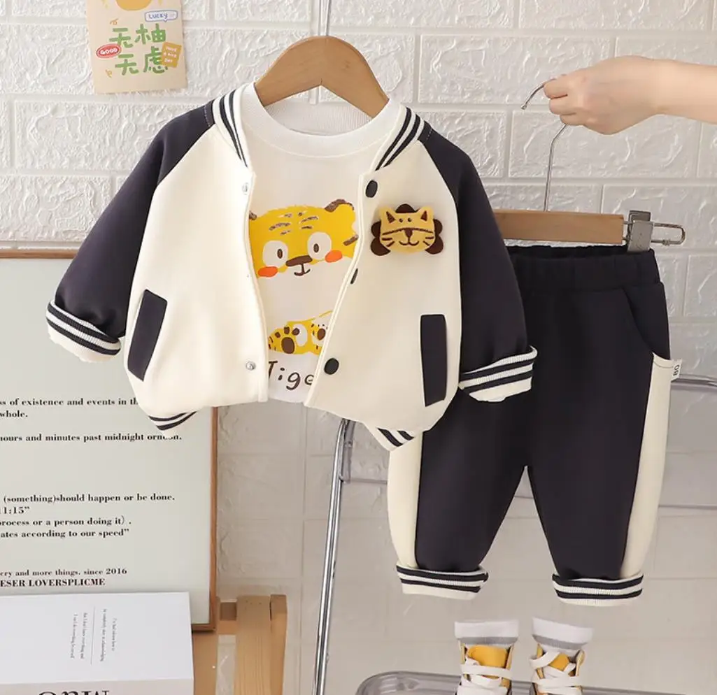 Bambini Trendy uniforme da Baseball Set primavera autunno abbigliamento per bambini ragazzi Cartoon Patchwork giacche t-shirt bianche pantaloni tute