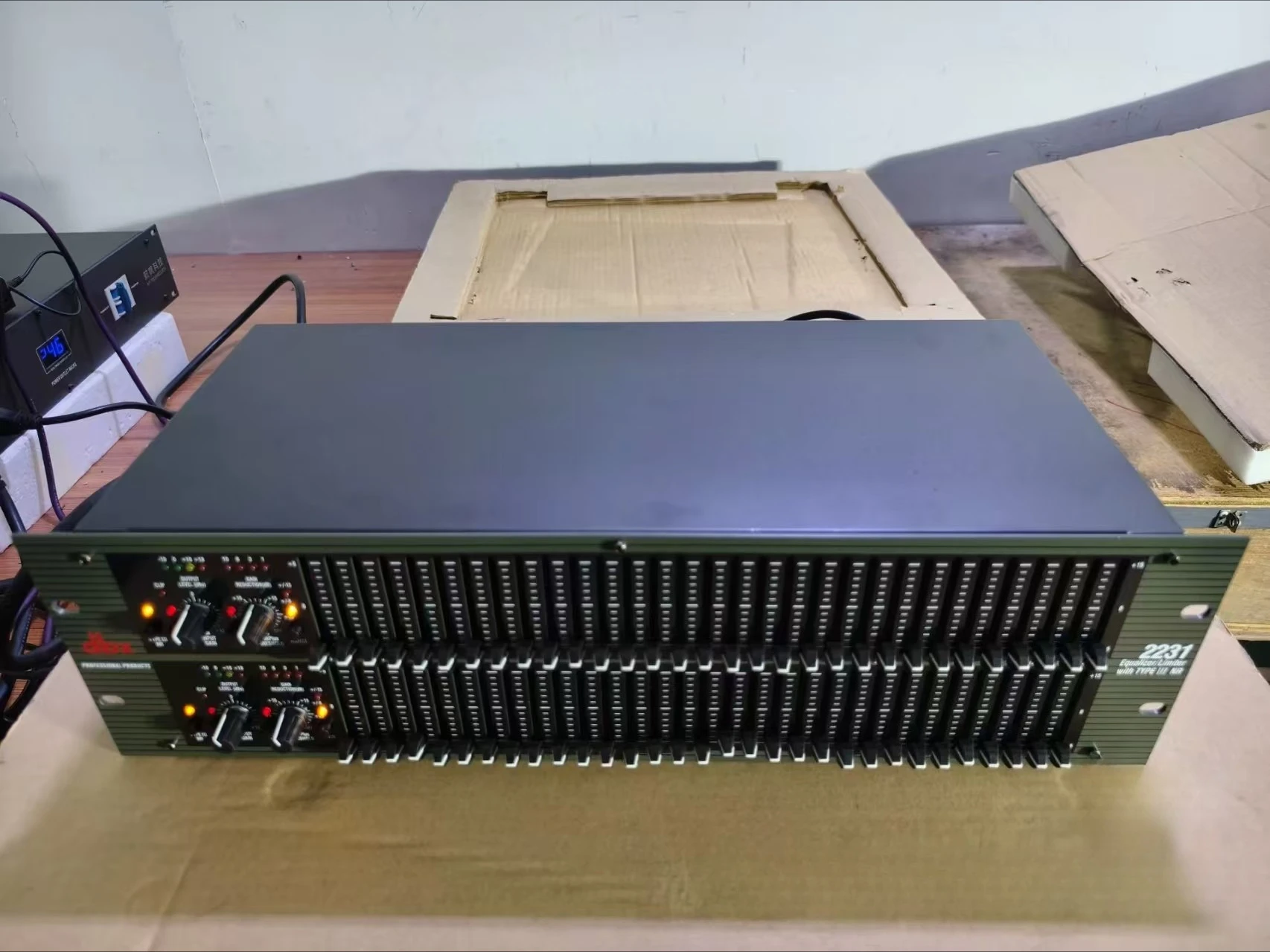 Dual 31-Band Graphic Equalizer 231/2231, Professional Audio EQ Processor for Home KTV and Stage Performance