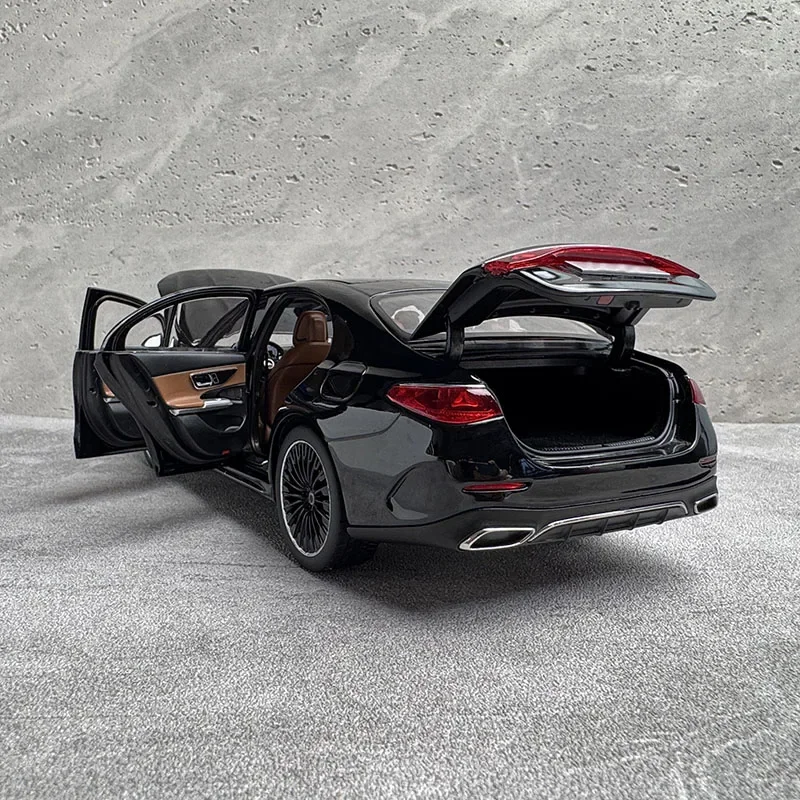 Iscale 1:18 Модель автомобиля E-KLasse E450 (W214) Полностью открытая модель автомобиля из сплава