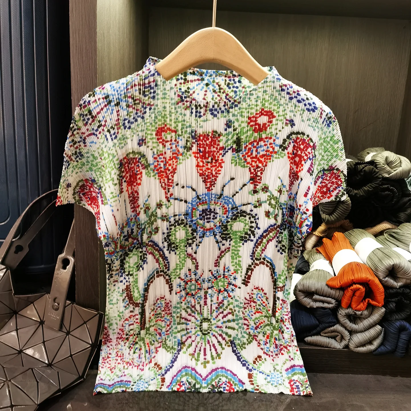 Miyake Pleated Summer 2025 Niche Ethnic Style Retro Printing T-shirt Female Simple Casual Versatile Foreign Short-sleeved Blouse