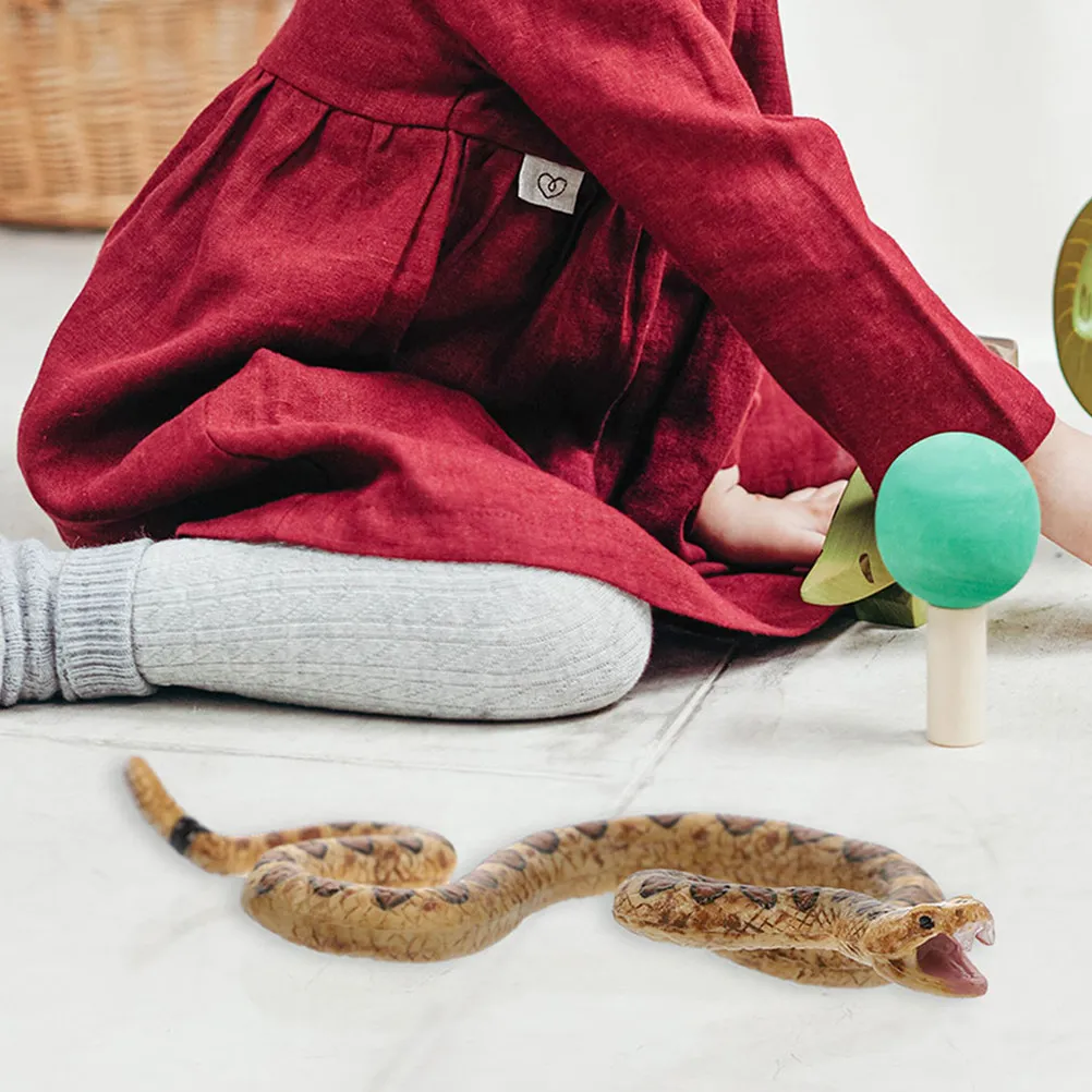 

2 шт. реалистичные имитации змей, декоративные фигурки для розыгрышей, реквизит для вечеринок на Хэллоуин, реалистичные фигурки животных, украшения в виде змей, фигурки животных