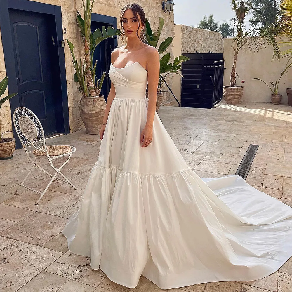 Elegant Wedding Dresses for Women 2023 Bride A Line Strapless Simple Wedding Gowns Long Pleat Court Train Backless Bridal Dress