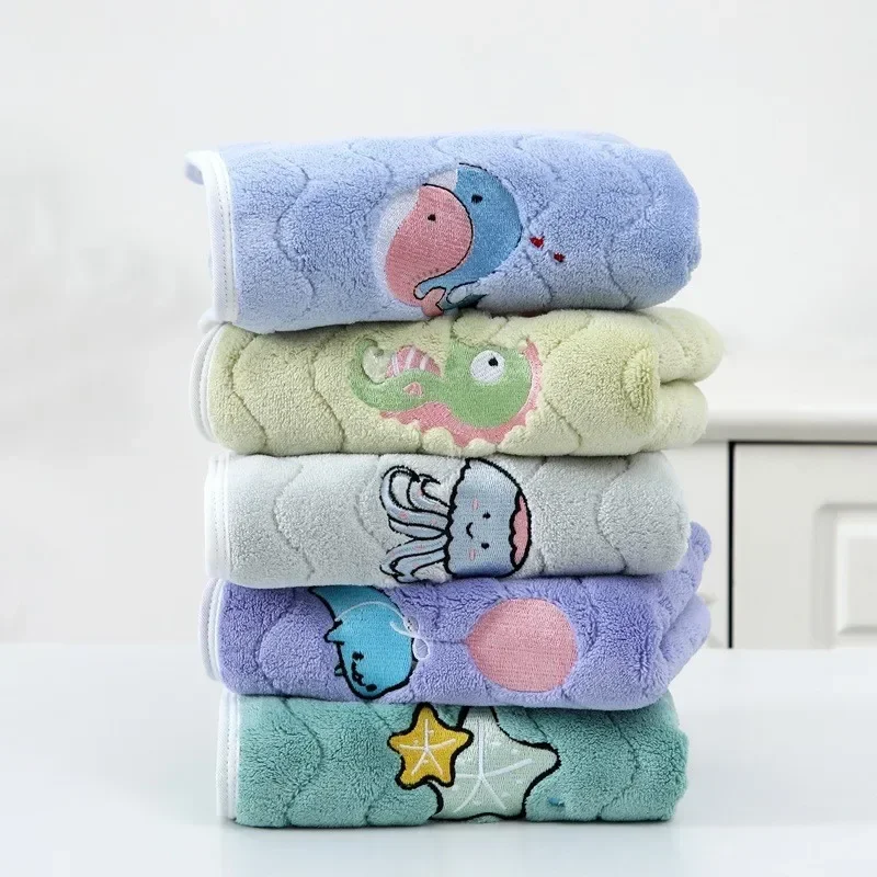 Baby Bath Towel Boys Girls Coral Velvet Cute Soft Absorbent Children Towels for Newborn Kids Washcloth Shower Face Towel 75x35cm