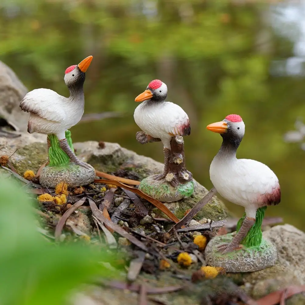 Resin Statues Resin Red-crowned Bird Figurines with Rock Base Realistic Mini Landscape Ornaments for Tea Table Fish Tank