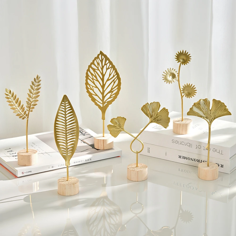 

Nordic Style Light Luxury Metal Craft Creative Home Decor for Living Room Entryway and Wine Cabinet Iron Ginkgo Leaf Ornament