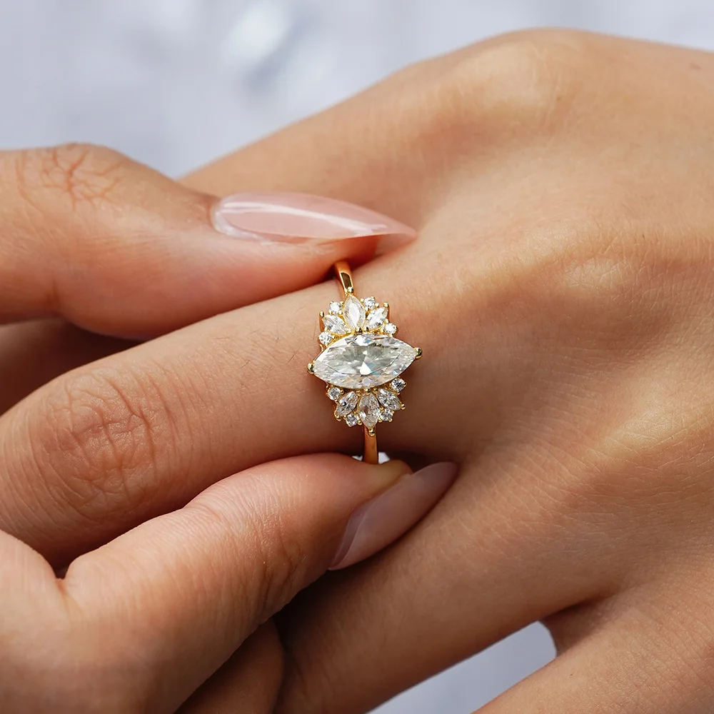 

Luxury 100% Real 18k Gold Women's Fashion Diamond Ring 1 karat Moissanite Ring