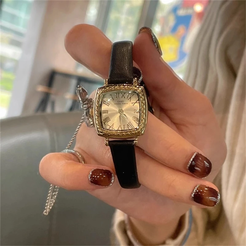 Classic trend women's watch elegant simple light luxury waterproof 2025 quartz watch birthday gift