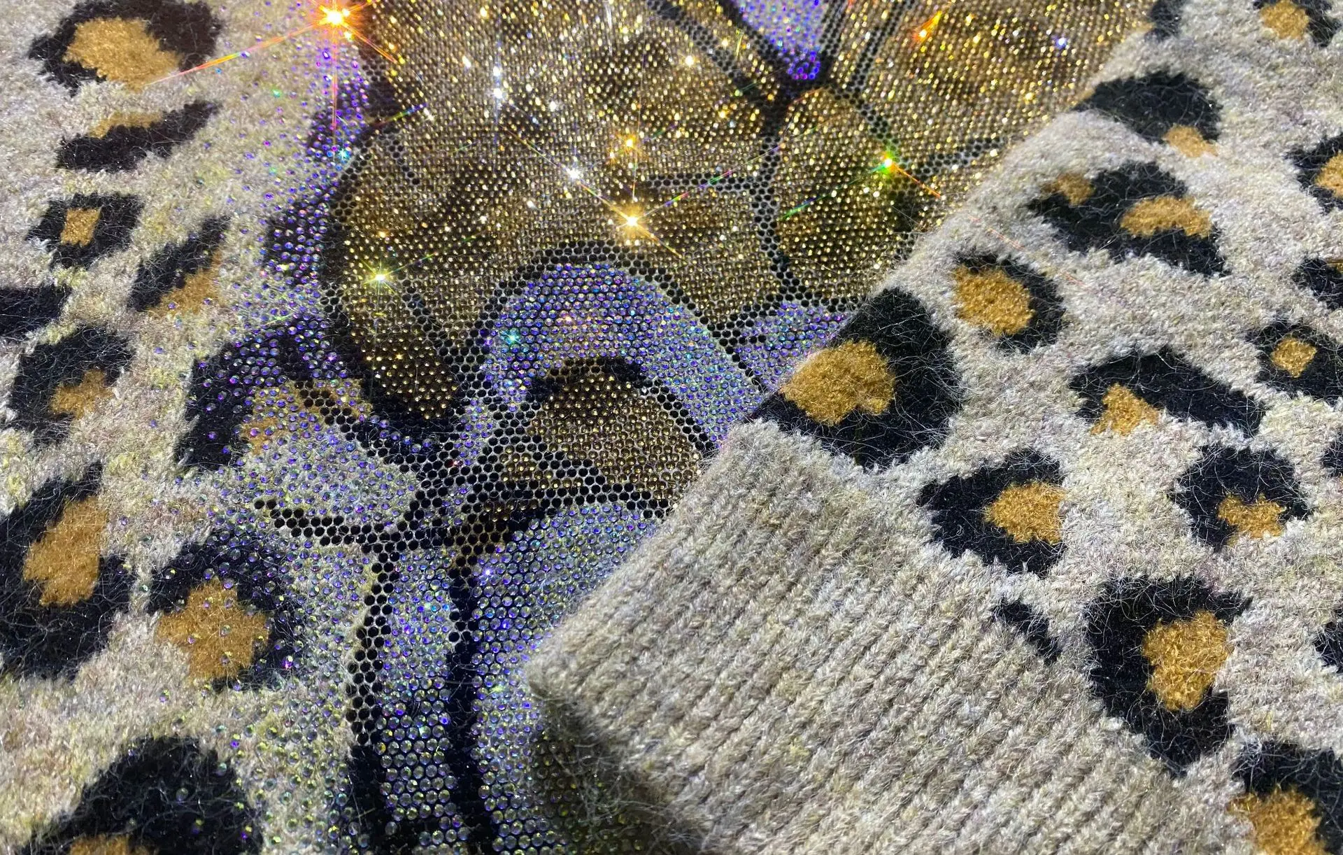 Outono roupas vintage leopardo impresso suéteres de grandes dimensões feminino anime diamantes manga longa o pescoço solto pulôver moletom