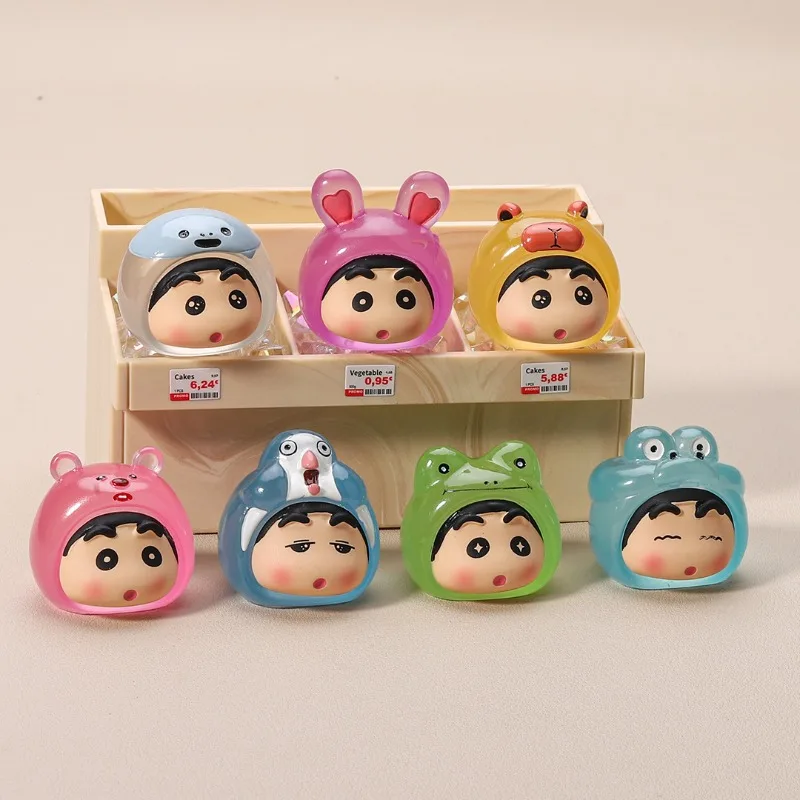 

Crayon Shin-chan peripheral model accessories DIY moist grain desktop model car ornament keychain pendant decoration