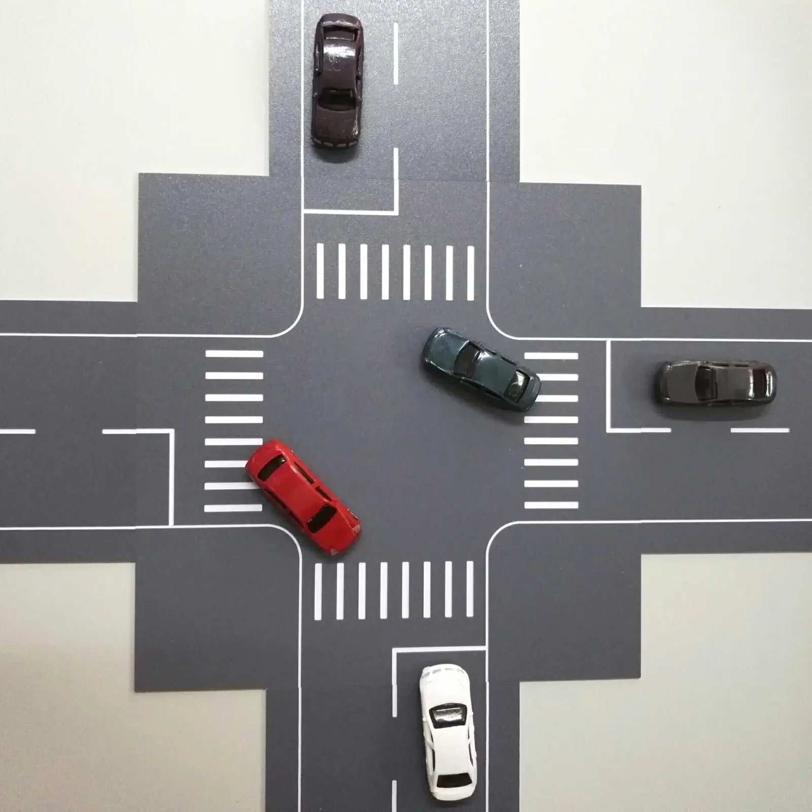 1/64 Scale Diorama Road Model City Road Crossroads T-junction Street Display Prop Scene Model Collection Toy Gift