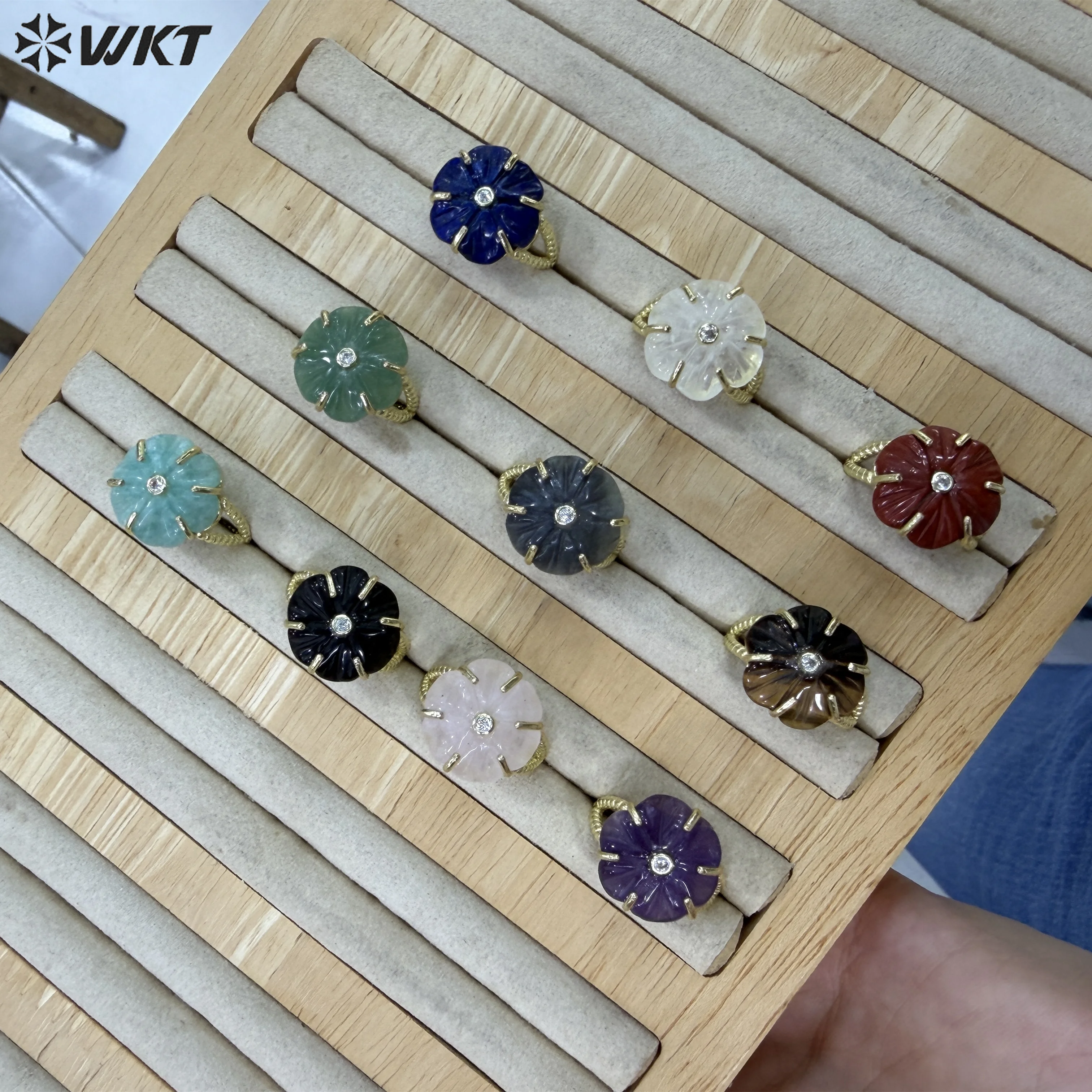 

WT-R584 замечательные позолоченные цирконы и натуральные драгоценные камни, милые регулируемые кольца в форме цветка для женщин, вечерние украшения