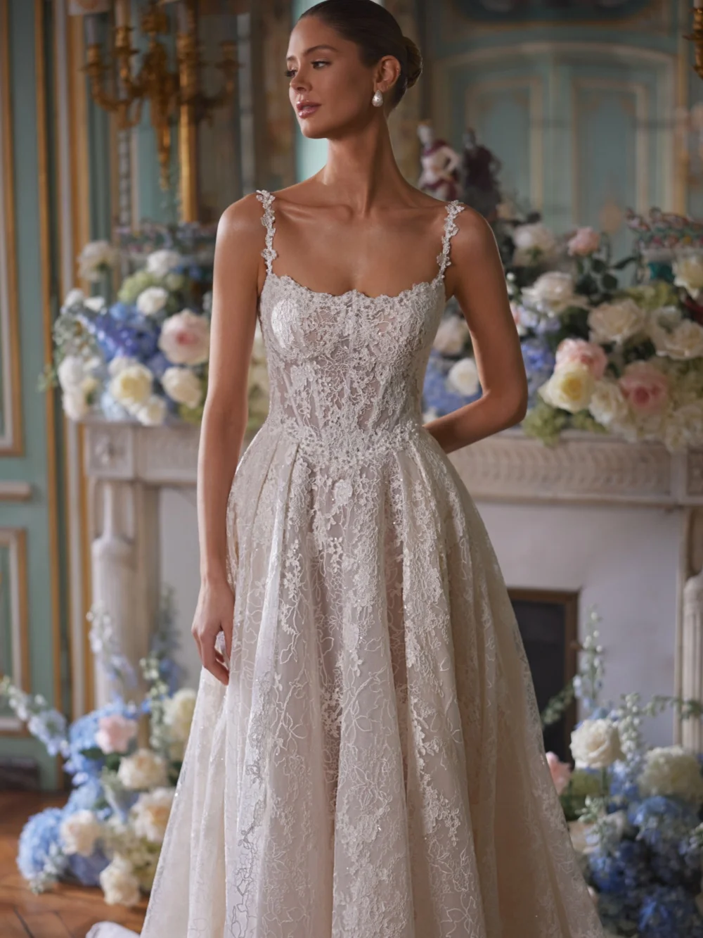 Delicate Lace Appliques Wedding Dress Shinny Pearls A-line Long Bridal Gown Customized Dreamy Thin Straps Dresses For Bride