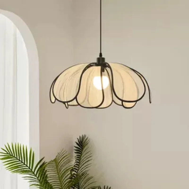 French cream wind chandelier wabi wind dining room living room bedroom Japanese style medieval art advanced sense petal lamp
