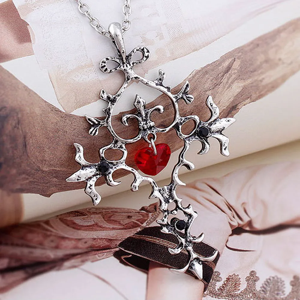 يوميات مصاص دماء قلادة على شكل قلب أحمر للنساء ، صليب تذكاري ، قلادات بدلاية ، تصميم قديم ، موضة جديدة ، حفلة ، @ 30 ، ange