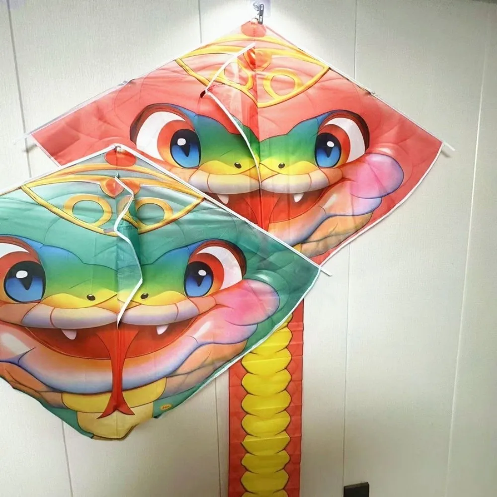 من السهل الطيران 4.75 متر ثعبان طائرة ورقية ذيل طويل ثعبان قوي الحيوان الرياح طائرة ورقية جيدة تحلق الكرتون في الهواء الطلق تحلق