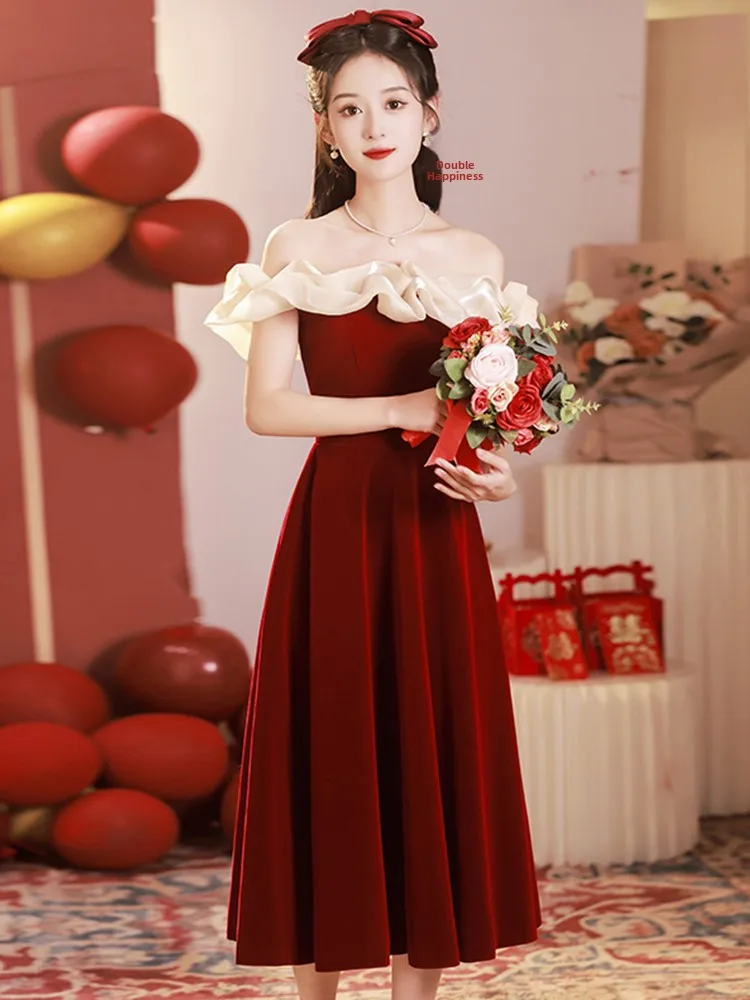 

Простое красное свадебное платье в корейском стиле с одним открытым плечом, на молнии, А-силуэт, с коротким рукавом, средней длины, для помолвки