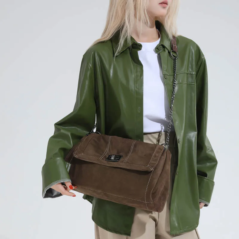 حقيبة كتف أنيقة مثالية للعمل والتنقل والسفر، تصميم أنيق من جلد البولي يوريثان عالي الجودة وسهل الحمل