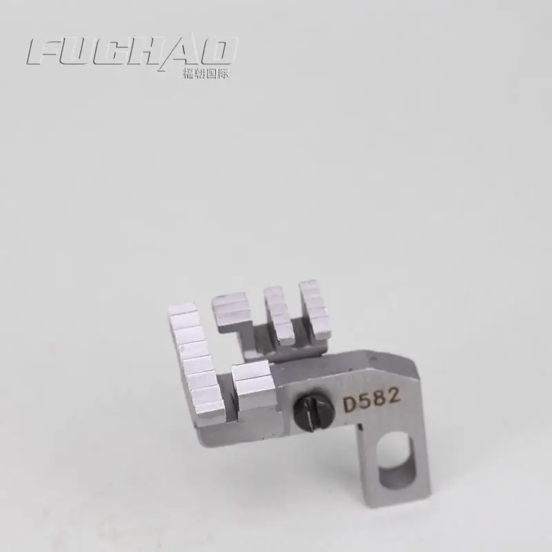 For The SIRUBA 757-516 Overlock machine, The five-line Thick Material Is Fed To The teeth. The Sewing Part Number Is D582