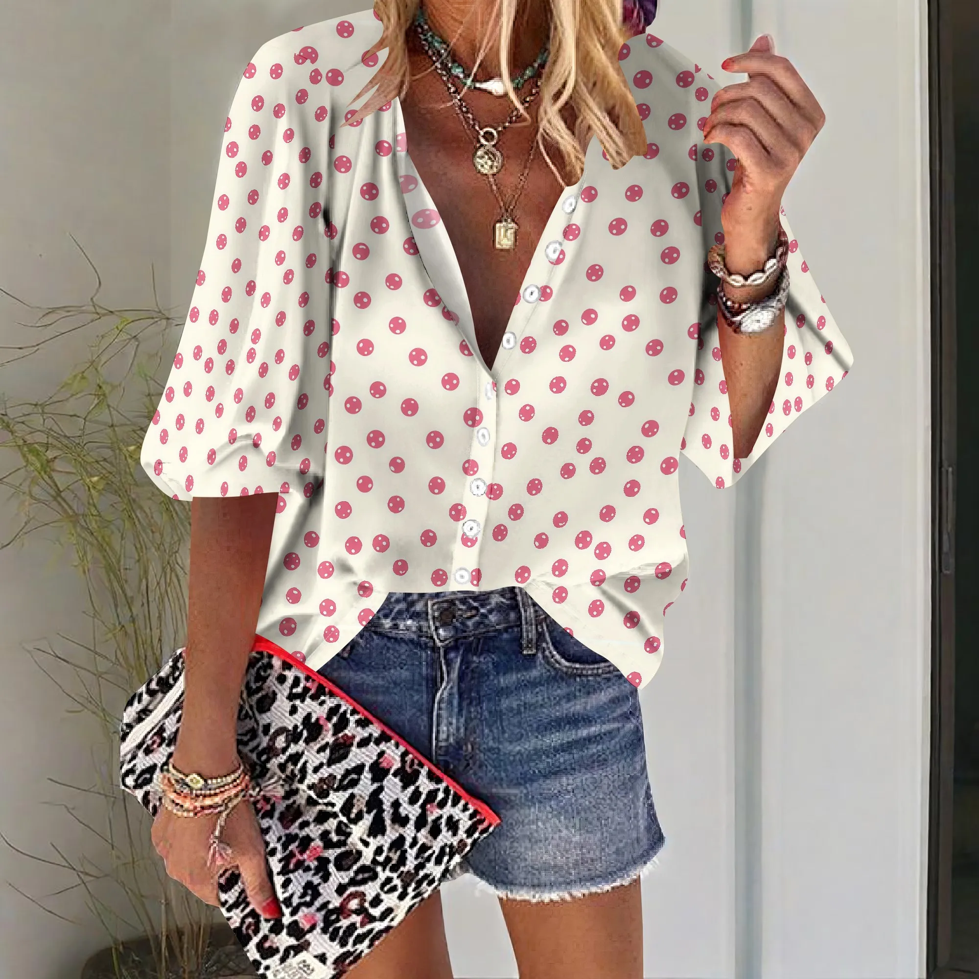 Рисунок 2 - Женские рубашки в горошек на пуговицах