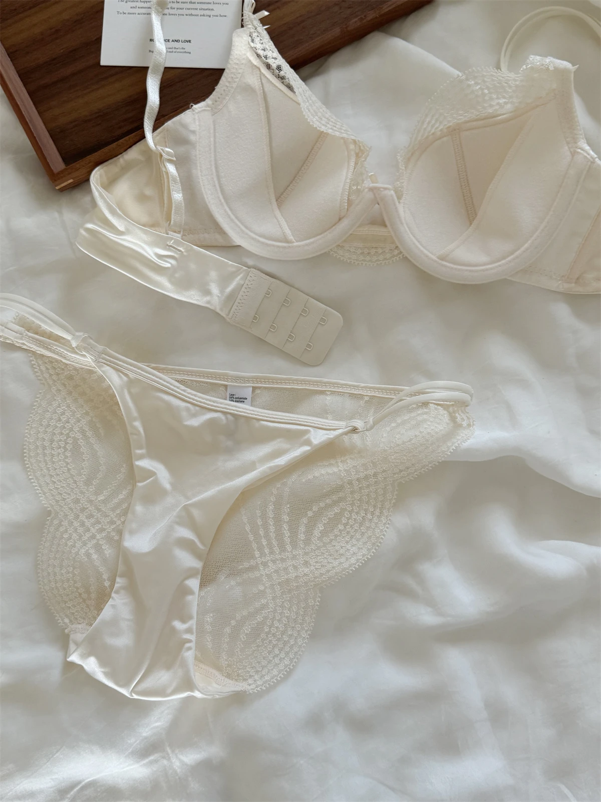Champagne-Colored Lace Women's Bras Large Size  Lingerie With Briefs Suit Push Up Bra Set Comfortable Stretchy Underwear