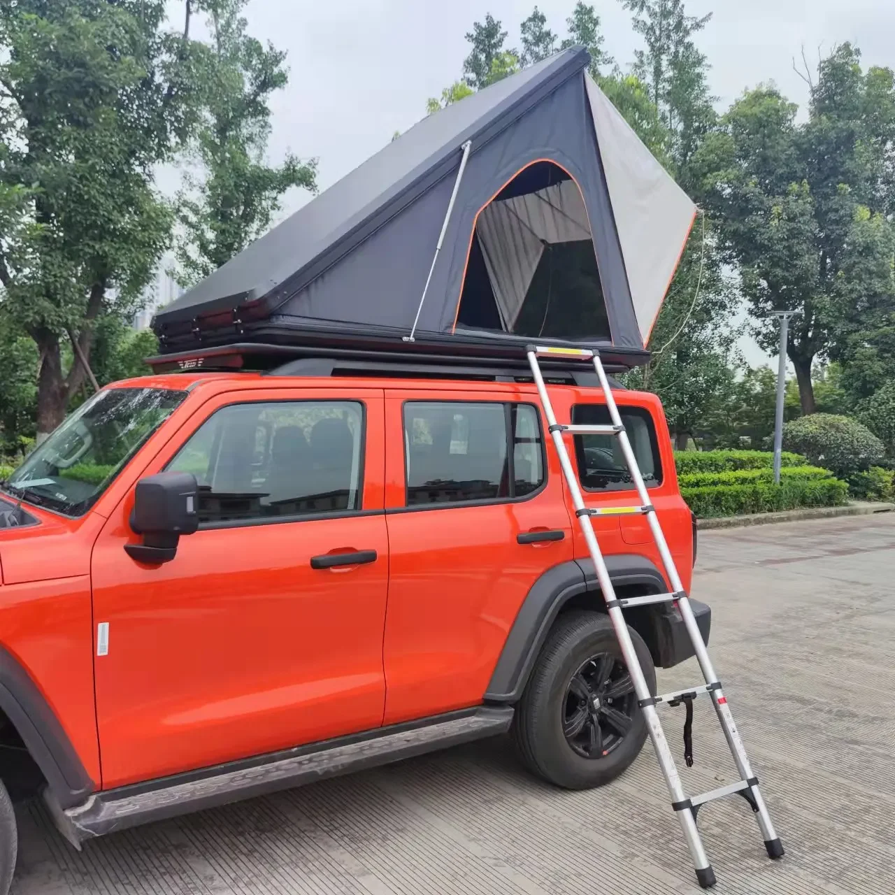 Best custom aluminum hard shell roof top tent outdoor camping car roof tent factory direct sale