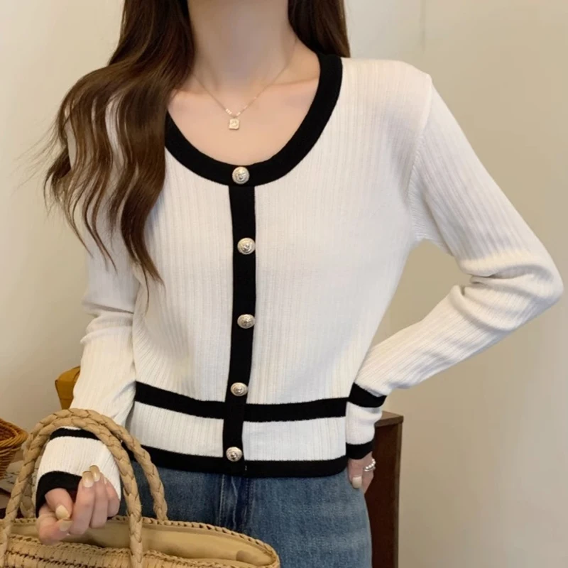 Vestiti delle donne di stile coreano autunno inverno O collo maglione per le donne manica lunga lavorato a maglia Crop Top bottone bianco Pullover