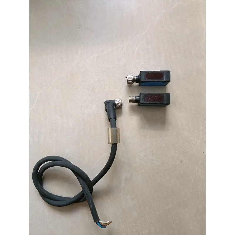 WL140-2P430 Photoelectric Sensor Used Disassembled Visible Wear Included Fully Tested for Industrial Automation Systems