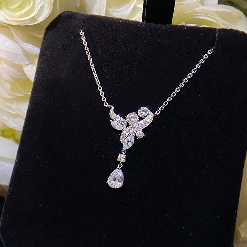 Fashionable OL Light Luxury Style S925 Silver 6 * 9mm Pear Shaped Water Drop Pendant High Carbon Diamond Necklace