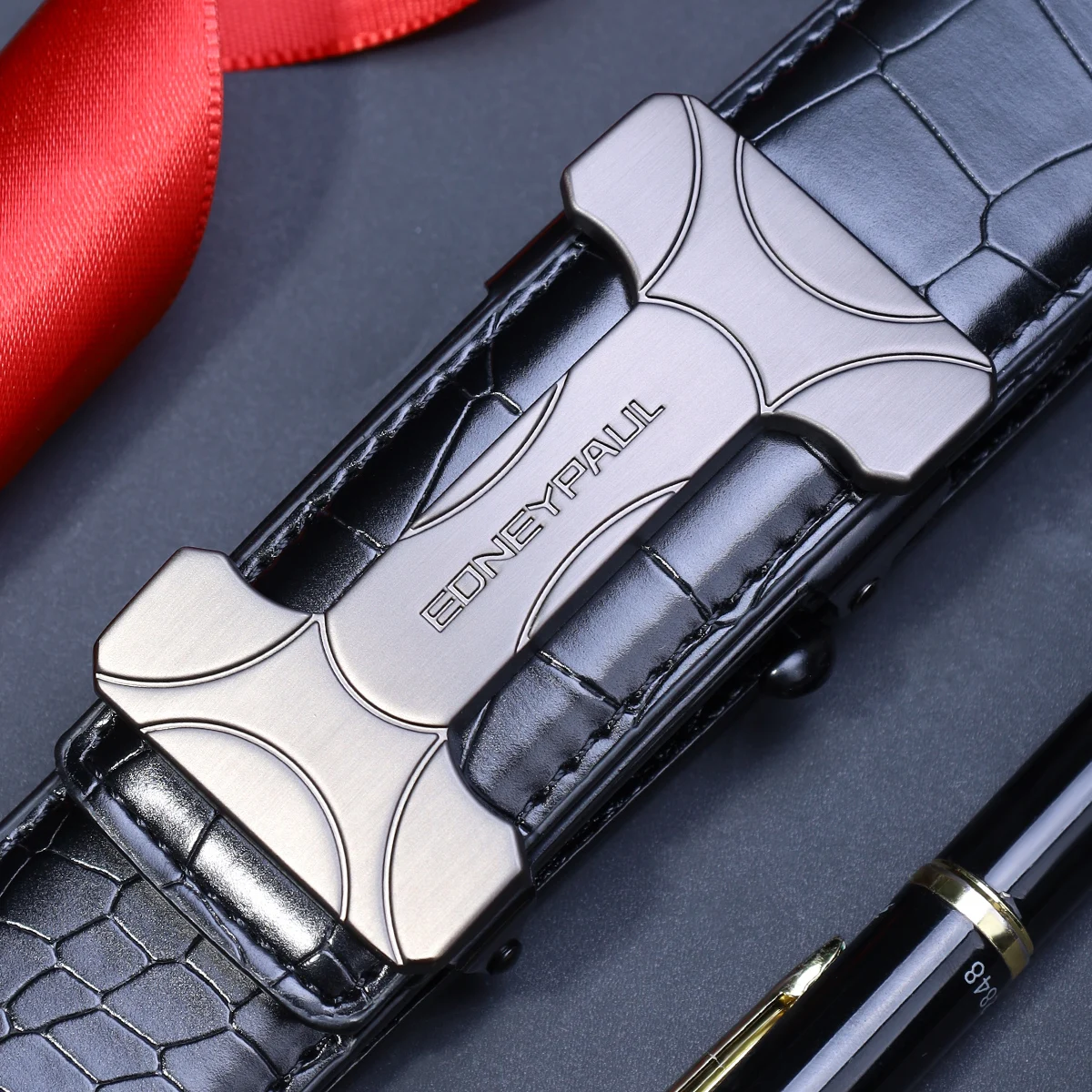 حزام جلدي بنمط الأعمال للرجال مع إبزيم تلقائي للفصول الأربعة وإكسسوارات عصرية وحزام مطابقة شخصي متعدد الاستخدامات #4