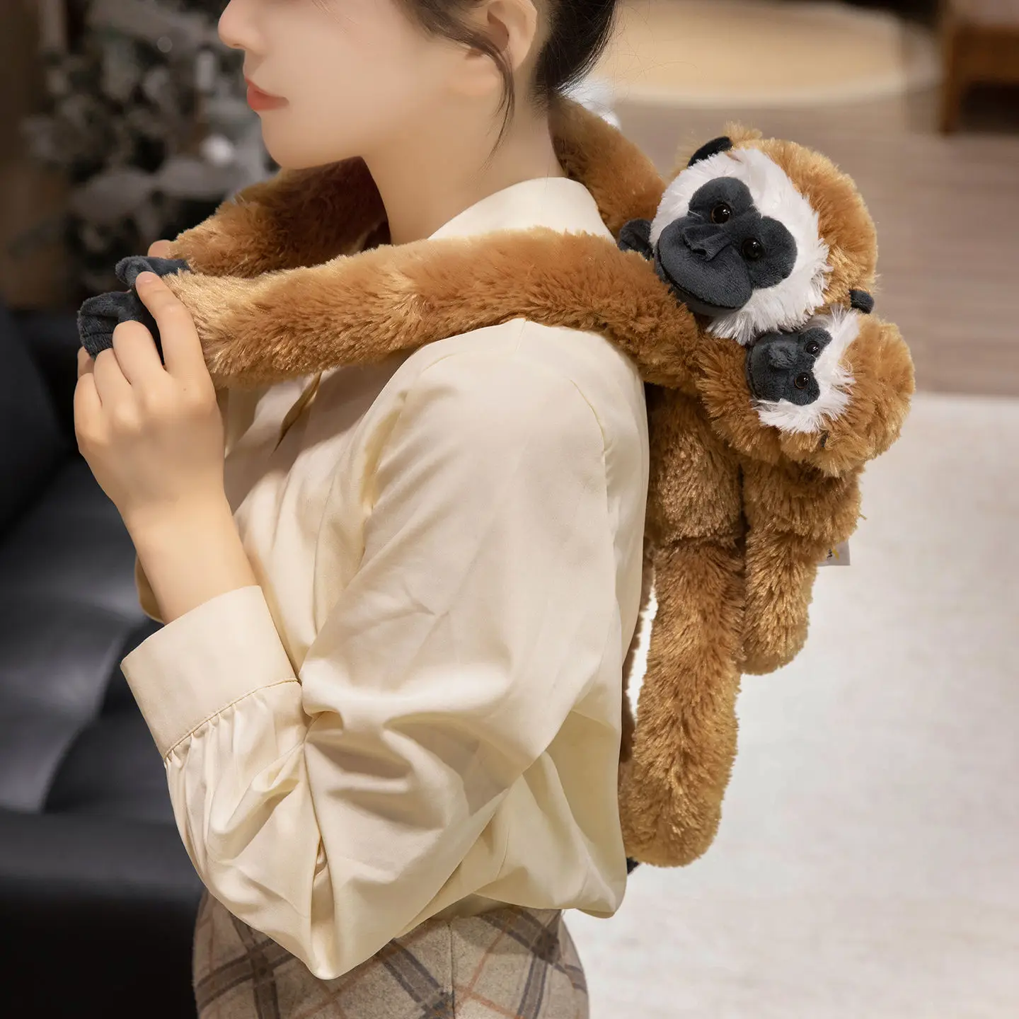 معلقة الأم والطفل الحيوان الذراع الطويلة ألعاب من نسيج مخملي محشوة ليمور أورانغوتان دمية حامل الستار