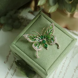 Elegant Women Classic Enamel Butterfly Crystal Brooches Badges Vintage Middle Design Lady Wedding Banquet Dress Pins Accessories