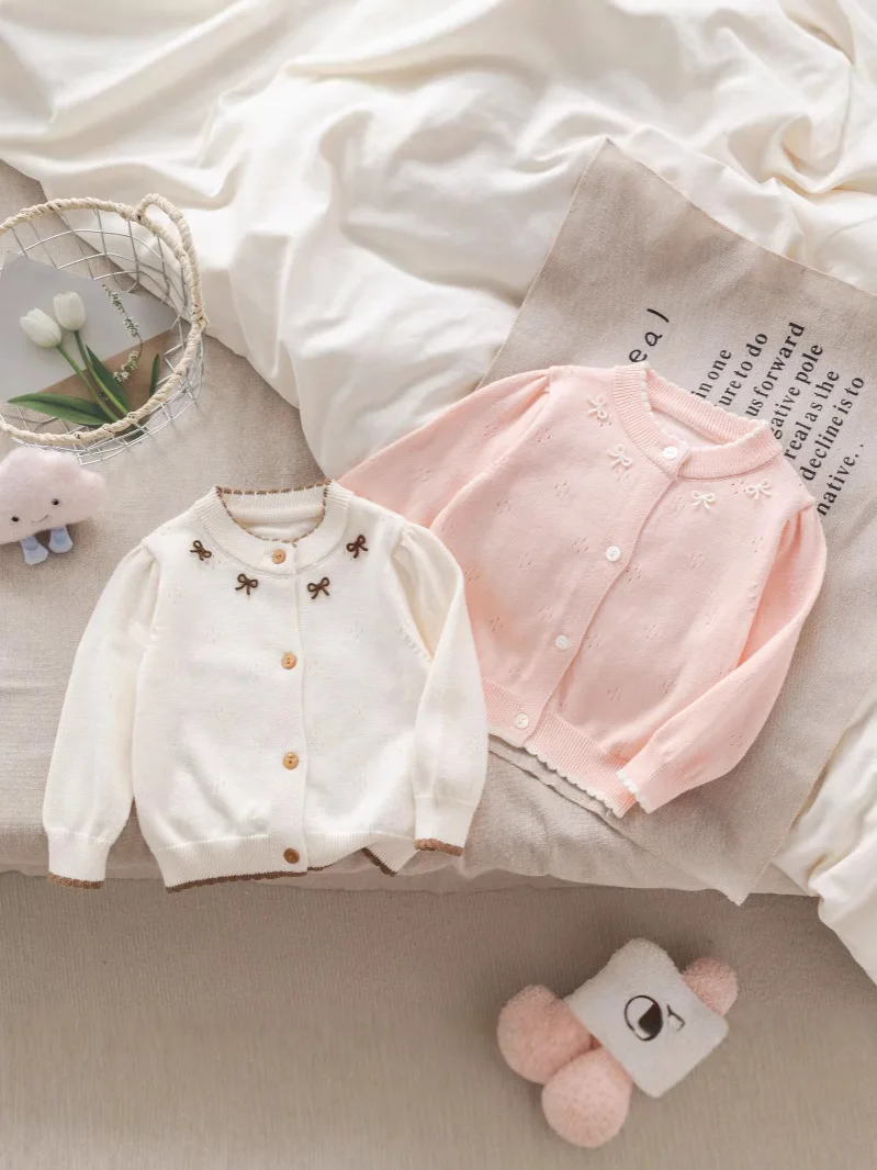 

Милый детский свитер с длинными рукавами и рисунком, свитер с милым вырезом, новый стиль 2025 года, удобный мягкий материал, детская мода