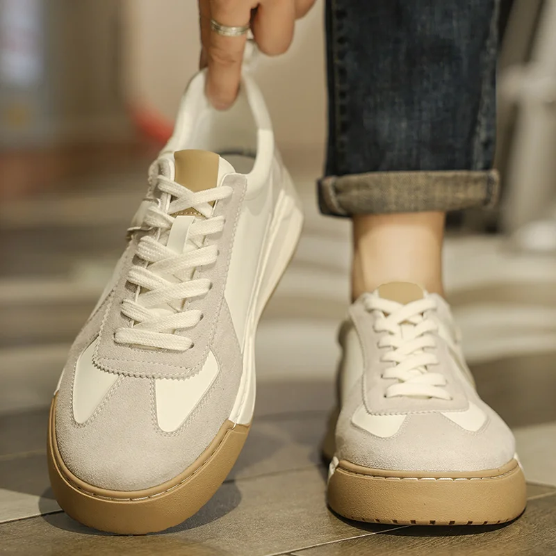 

2025 Fashionable genuine leather flat shoes for men Spring and Autumn, lace-up retro style round toe casual shoes