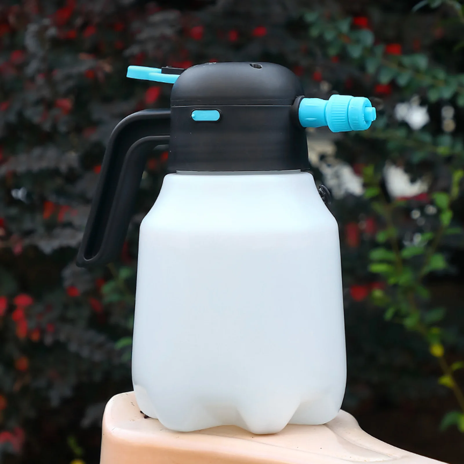 Foam Sprayer 2000mAh 1.8L Cordless Pressurized PP Electric Foam Spray Bottle for Car Washing Garden