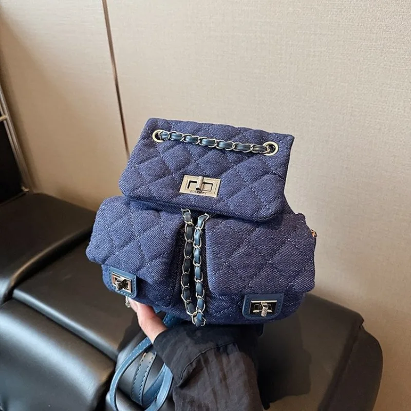 

The Diamond-shaped Chain Simple and Versatile Denim Backpack Is A New Mini Backpack for Women's Autumn and Winter 2025