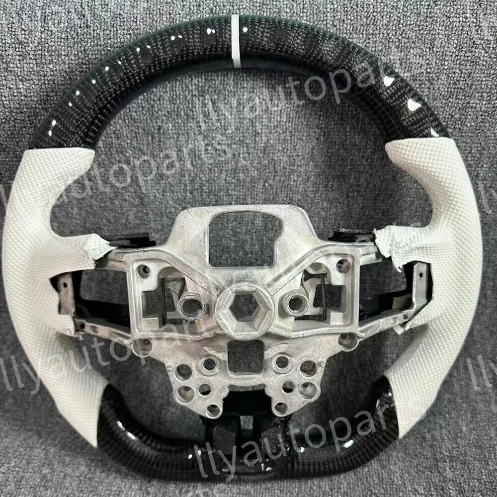 Echtes Carbon-Lenkrad mit weißem Lederbezug für Ford Mustang GT 2015-2023 – Detail 5